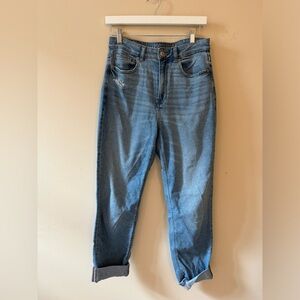 Light Washed Mom Jeans